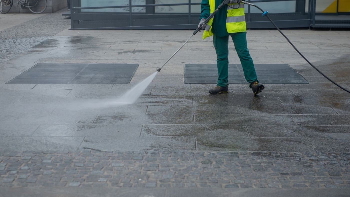 Commercial pressure washing in Sherwood Park AB